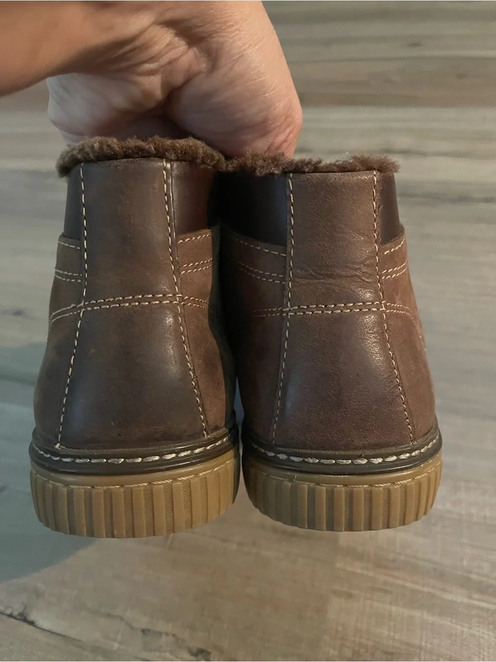 Johnston & Murphy Men's Brown Lace-Up Sherpa Chukka Boots